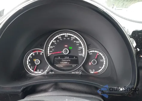 2016 Volkswagen Beetle 1.8T Classic z USA, uszkodzony, nr VIN 3VWF17AT6GM636354